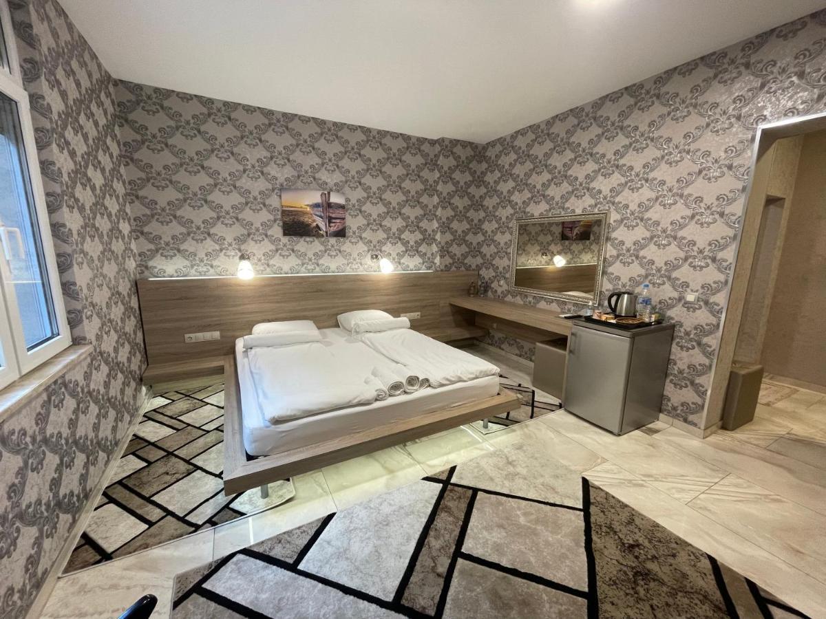 De Luxe Studio Burgas, City Center Buitenkant foto